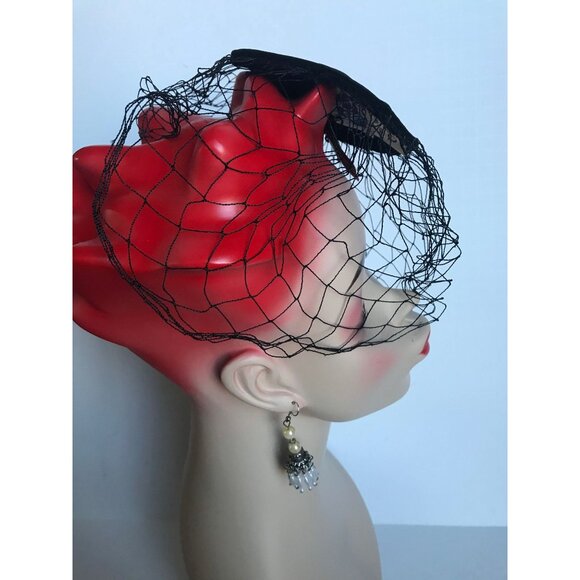 Vintage BEST & CO. Fifth Ave. Debbie Fascinator Black Velvet Hat Black Netting